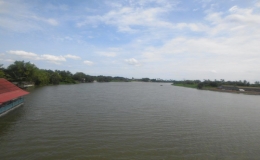 ที่ดินติดแม่น้ำใหญ่ เนื้อที่ 11 ไร่ สามพราน นครชัยศรี ฮวงจุ้ยดีหัวมังกร มีที่ดินงอก ติดแม่น้ำ 116 ม. ลึก 256 ม.